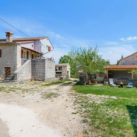 Cozy Home In Pazin With House A Panoramic View Exterior photo
