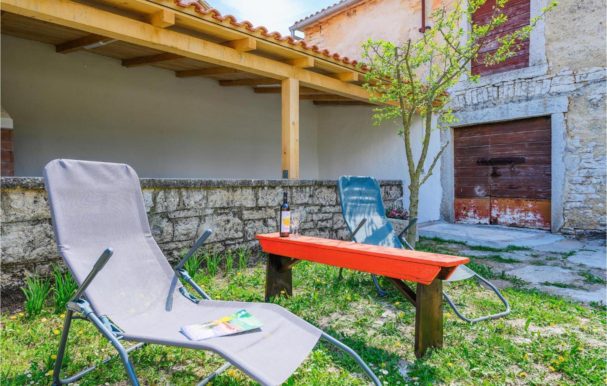 Cozy Home In Pazin With House A Panoramic View Exterior photo