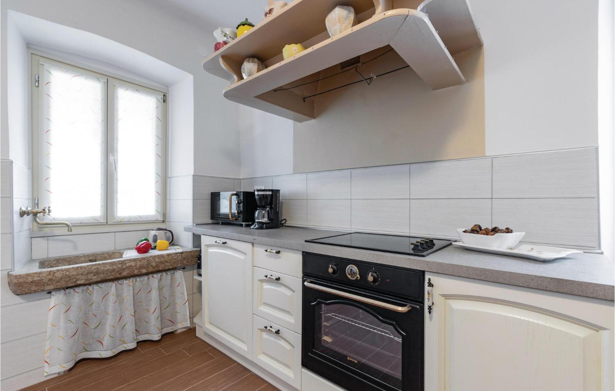 Cozy Home In Pazin With House A Panoramic View Exterior photo